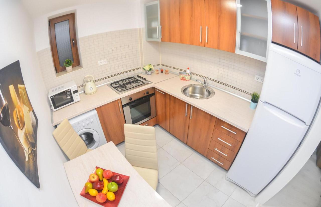 Spacious And Modern Apartment Close To Old City Bucharest Exterior photo