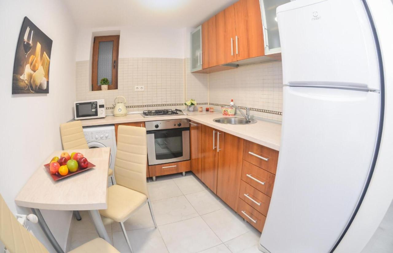 Spacious And Modern Apartment Close To Old City Bucharest Exterior photo